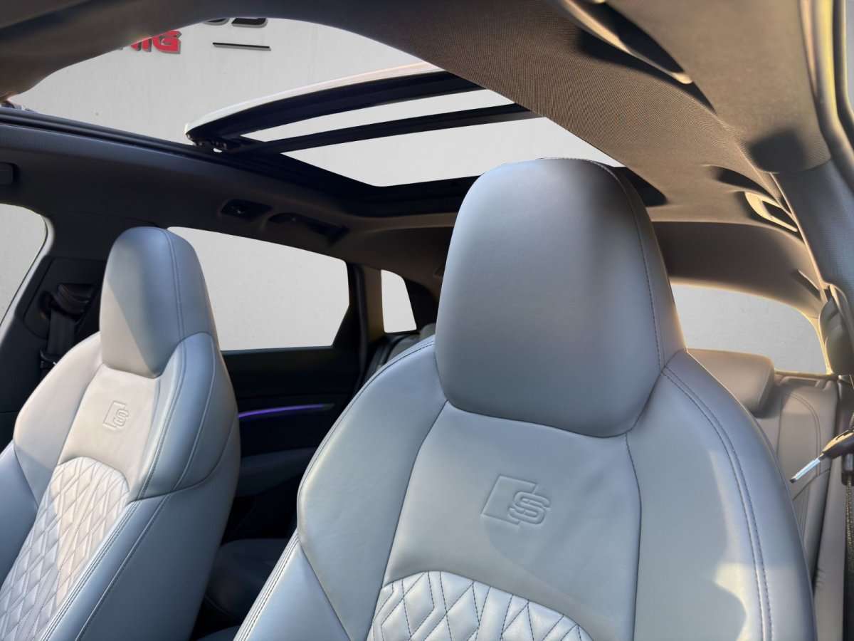 Fahrzeugbild eines Audi e-tron