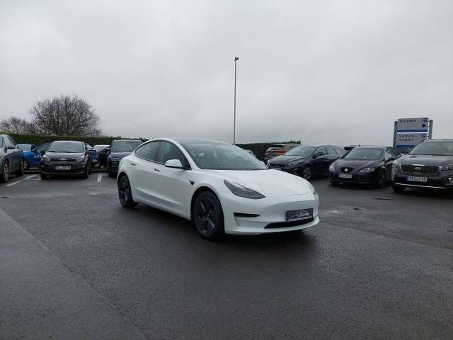 Fahrzeugbild eines TESLA Model 3