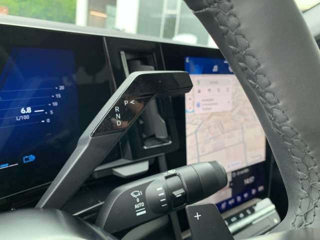 Fahrzeugbild eines Renault Rafale
