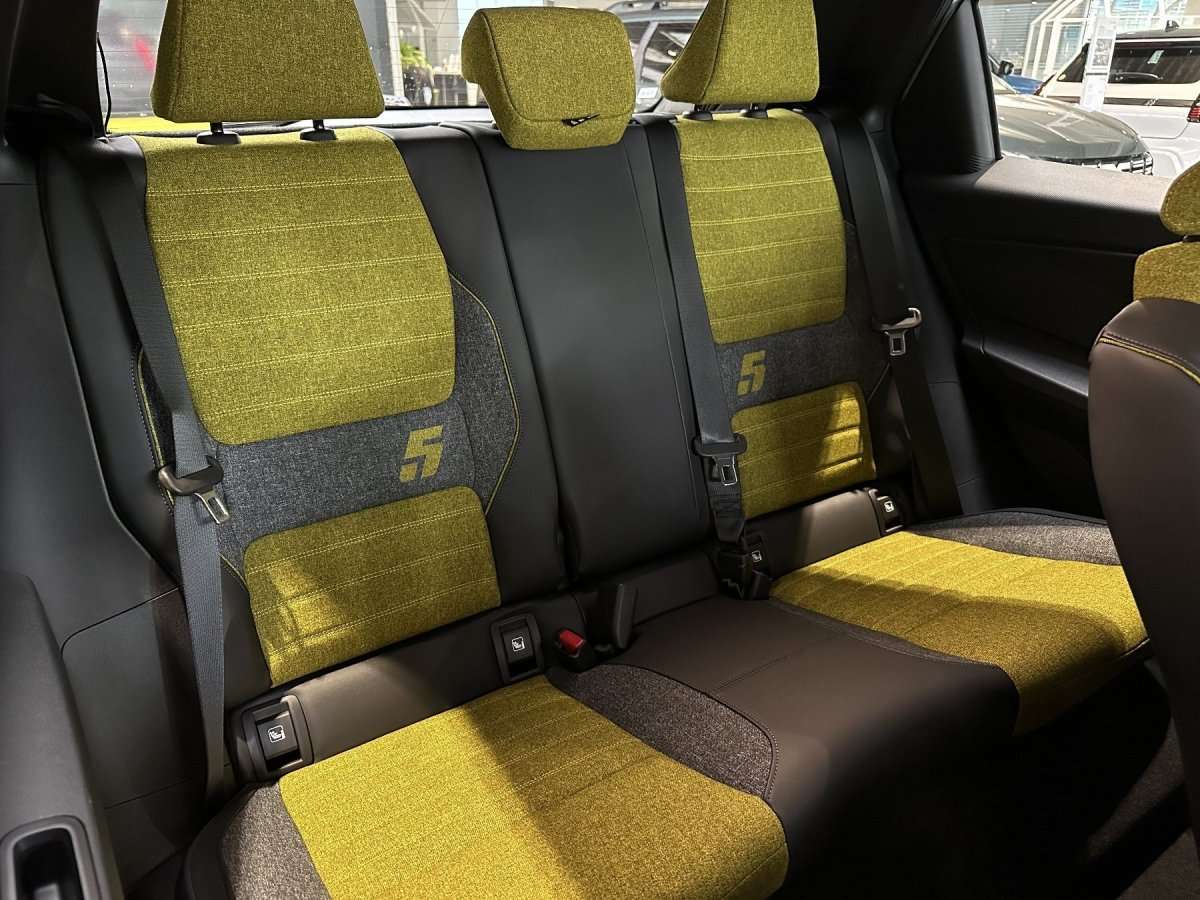 Fahrzeugbild eines Renault 5 E-TECH