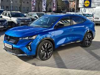 Schräge Frontansicht auf einen Renault Rafale , freigestellt