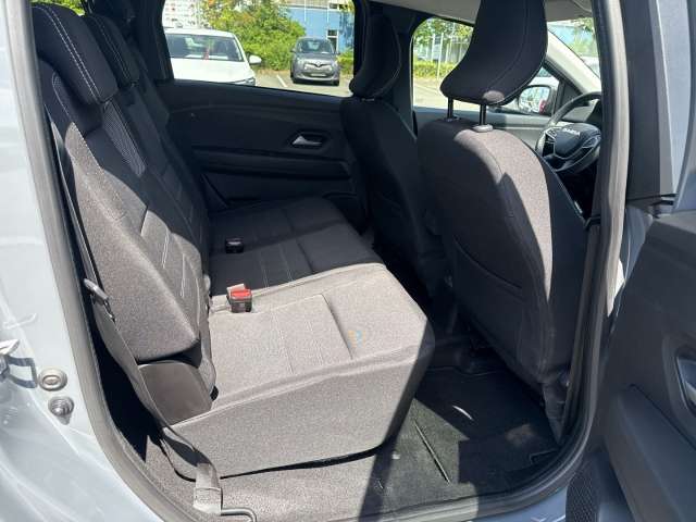 Fahrzeugbild eines Dacia Jogger