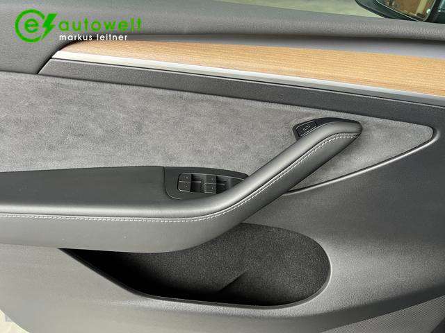 Fahrzeugbild eines TESLA Model Y