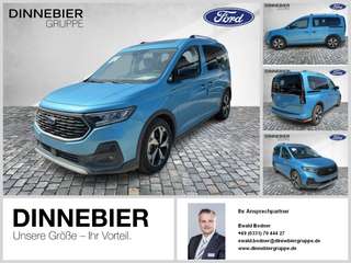 Schräge Frontansicht auf einen Ford Tourneo Connect , freigestellt