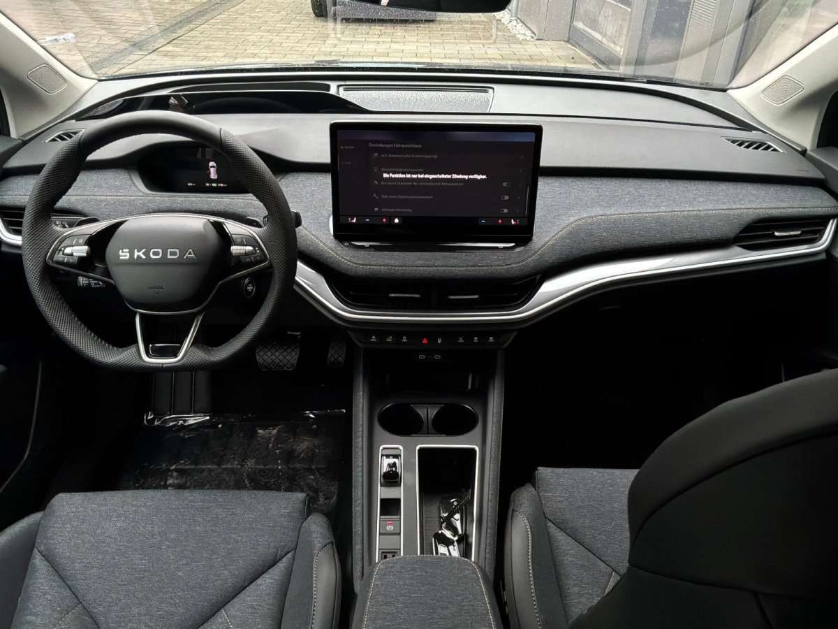 Fahrzeugbild eines Skoda ELROQ