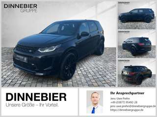 Schräge Frontansicht auf einen Land Rover Discovery Sport , freigestellt