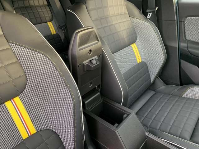 Fahrzeugbild eines Renault 4 E-TECH