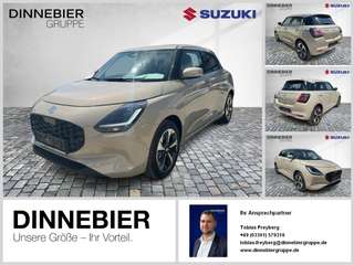 Schräge Frontansicht auf einen Suzuki Swift , freigestellt