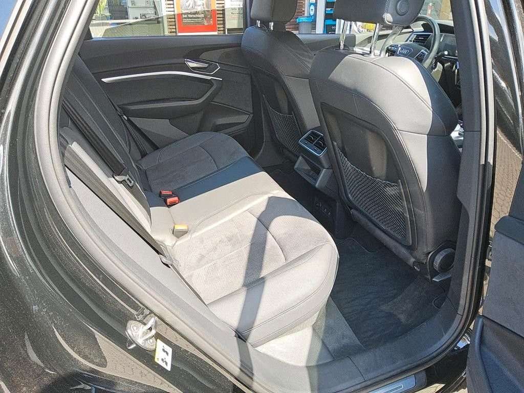 Fahrzeugbild eines Audi e-tron