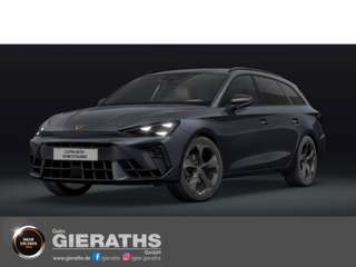 Schräge Frontansicht auf einen CUPRA Leon , freigestellt