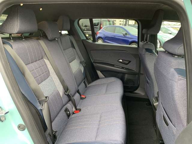 Fahrzeugbild eines Renault 4 E-TECH