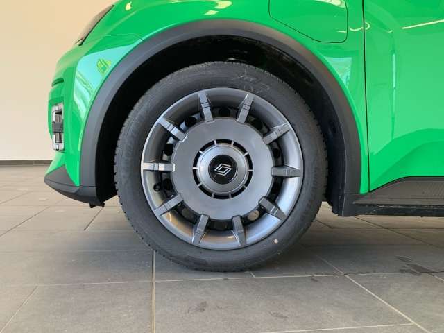 Fahrzeugbild eines Renault 5 E-TECH