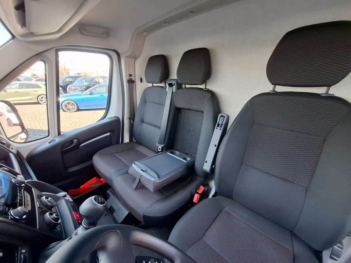 Fahrzeugbild eines Opel Movano