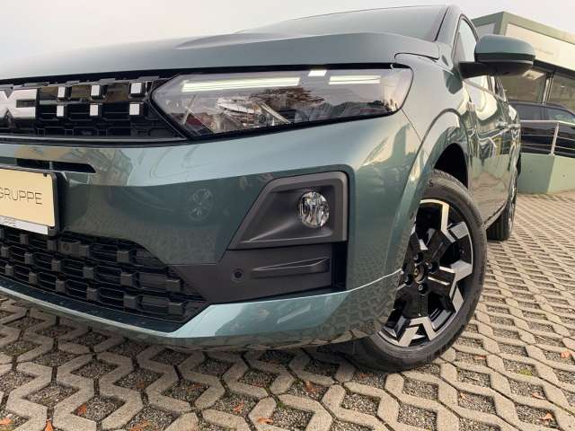 Fahrzeugbild eines Dacia Sandero