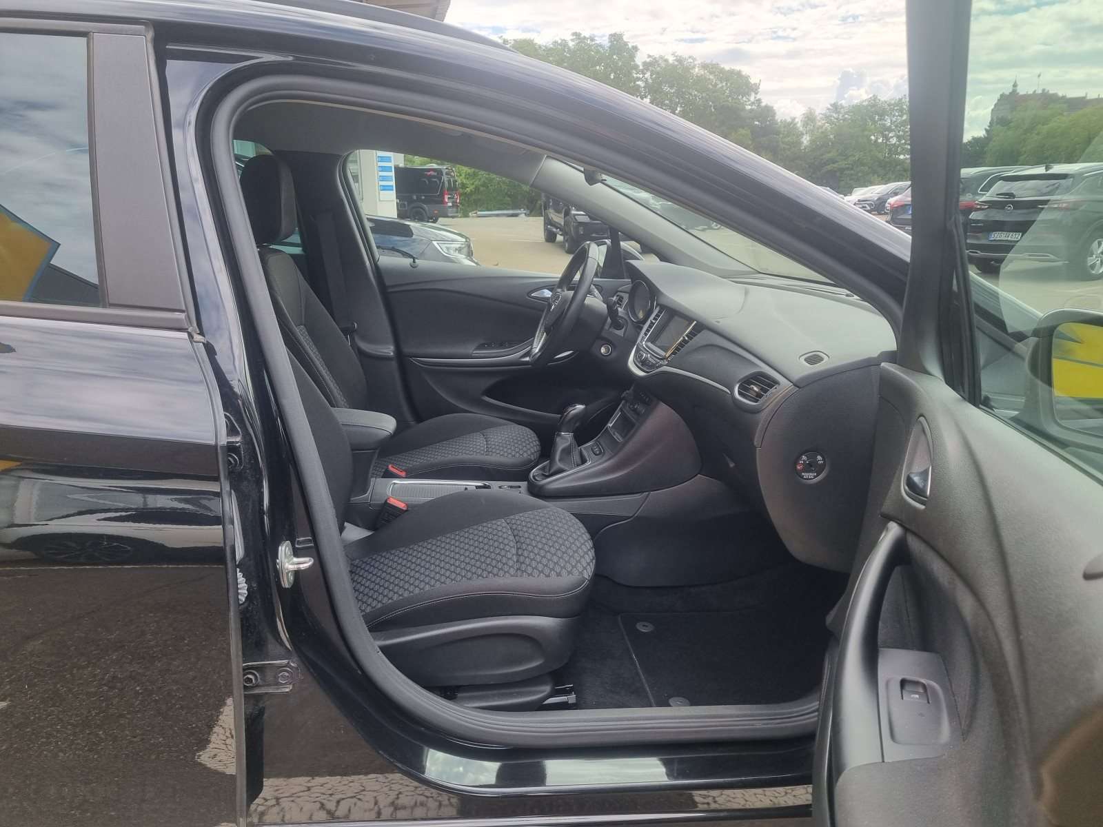 Fahrzeugbild eines Opel Astra