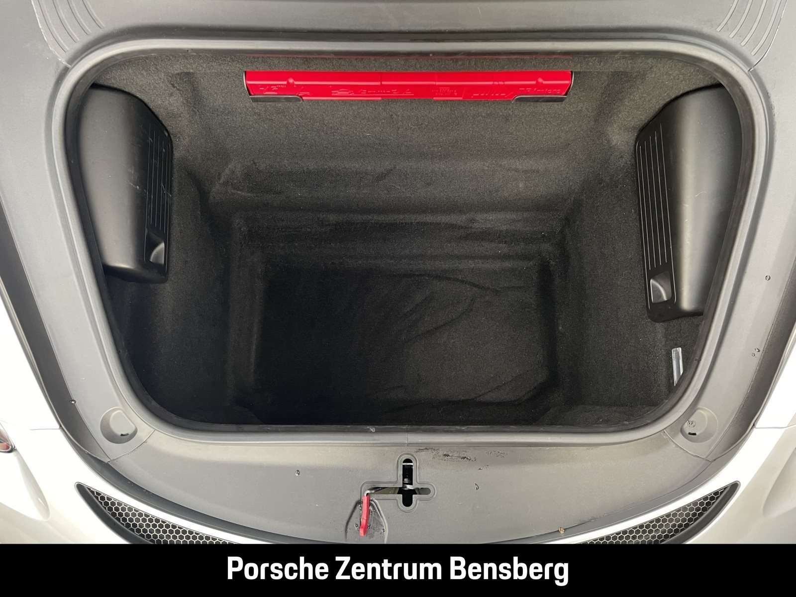 Fahrzeugbild eines Porsche Cayman