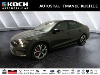 Schräge Frontansicht auf einen Skoda Octavia , freigestellt