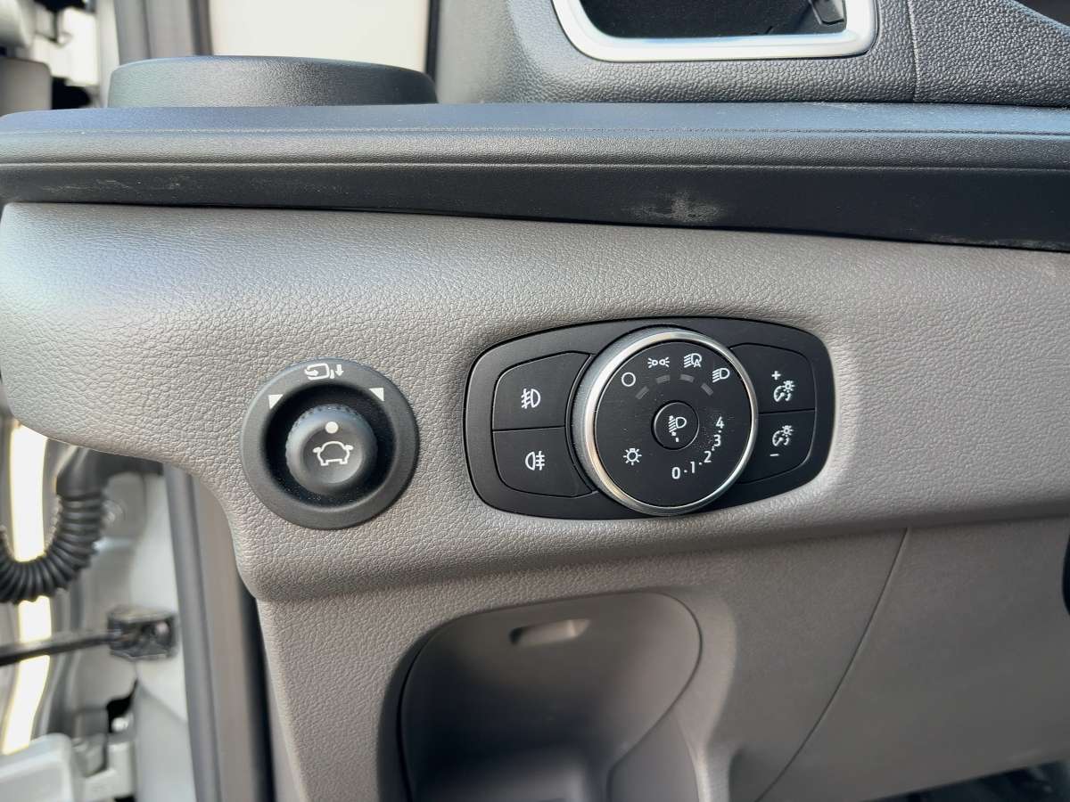 Fahrzeugbild eines Ford Transit