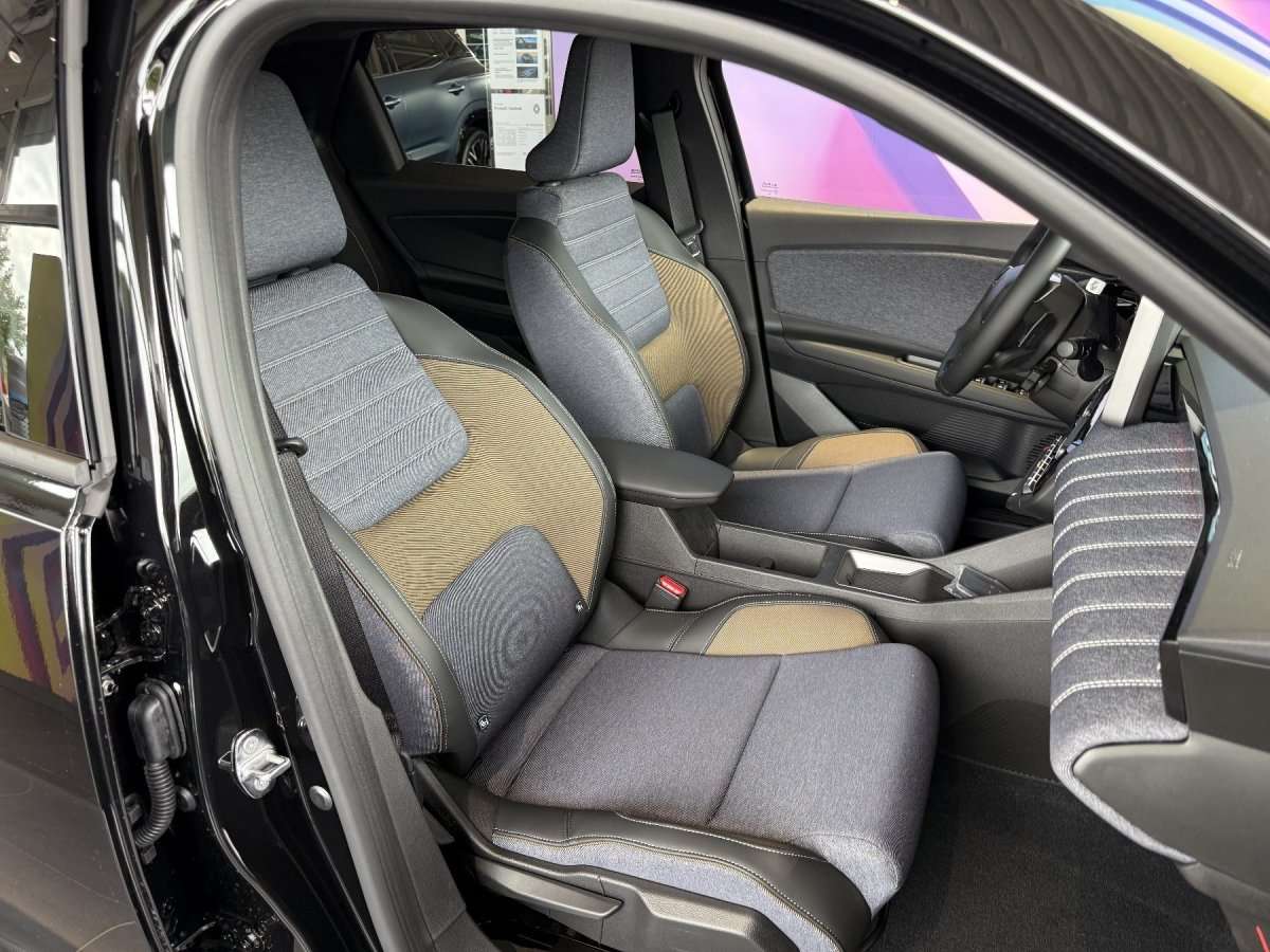 Fahrzeugbild eines Renault 5 E-TECH