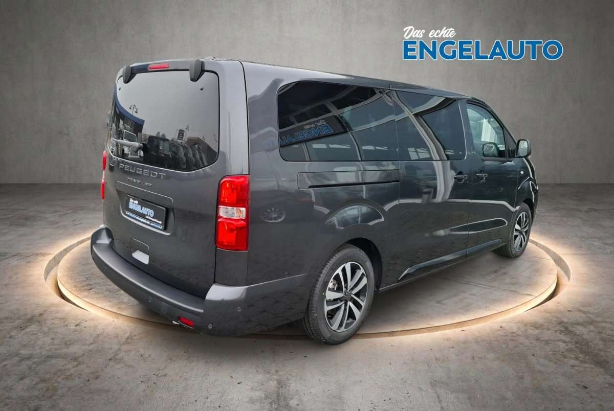 Fahrzeugbild eines Peugeot Traveller