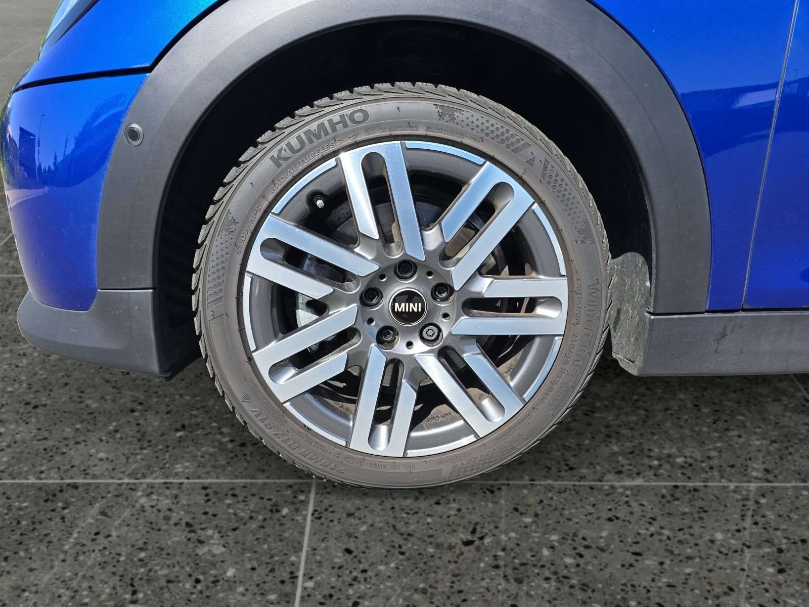 Fahrzeugbild eines MINI COOPER