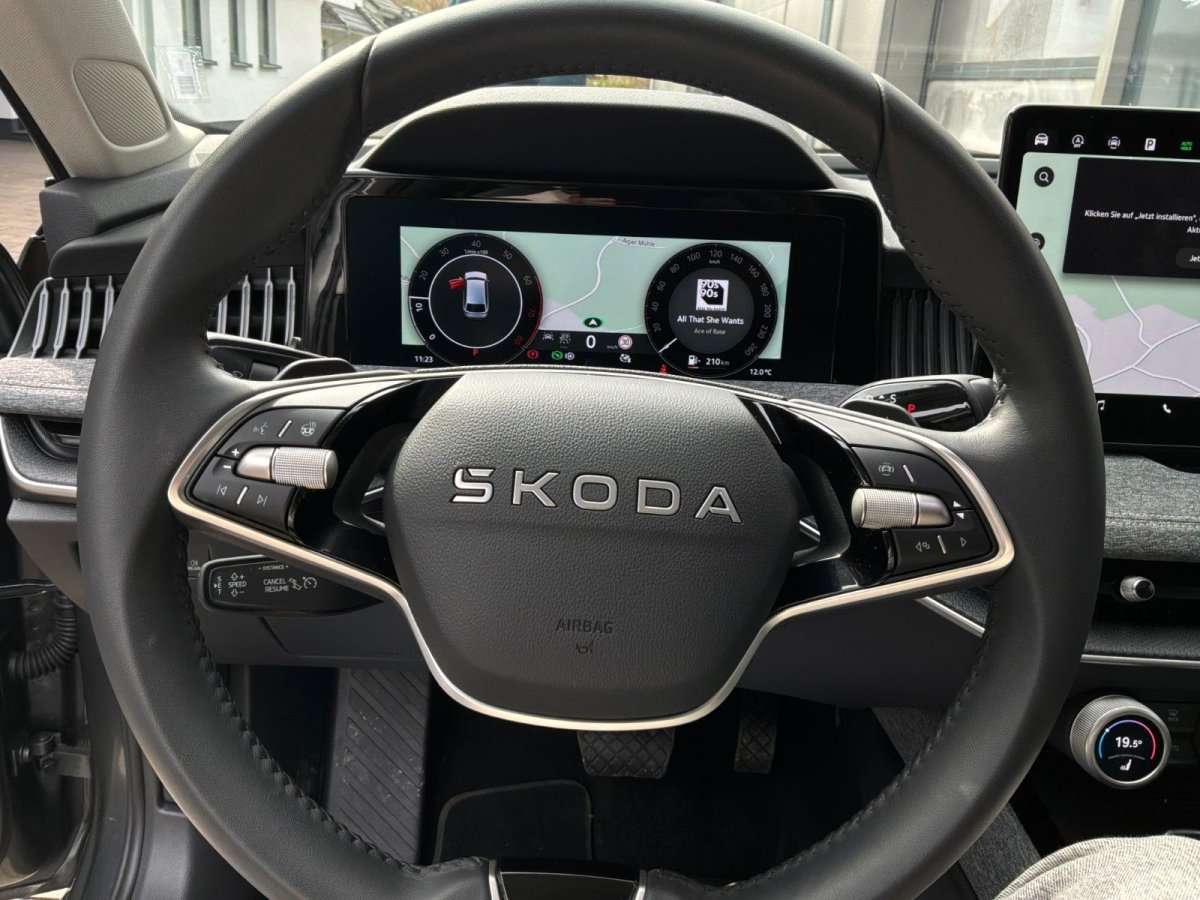 Fahrzeugbild eines Skoda Superb
