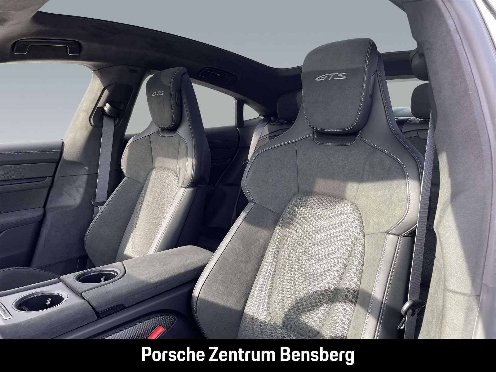 Fahrzeugbild eines Porsche Taycan