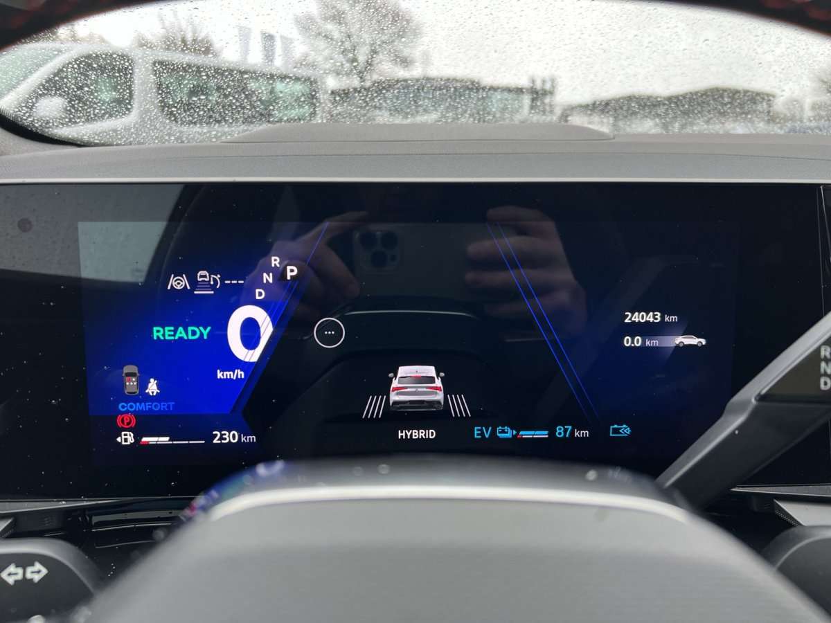 Fahrzeugbild eines Renault Rafale