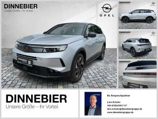 Schräge Frontansicht auf einen Opel Grandland X , freigestellt
