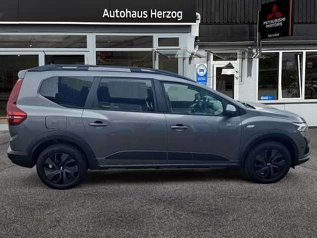 Fahrzeugbild eines Dacia Jogger