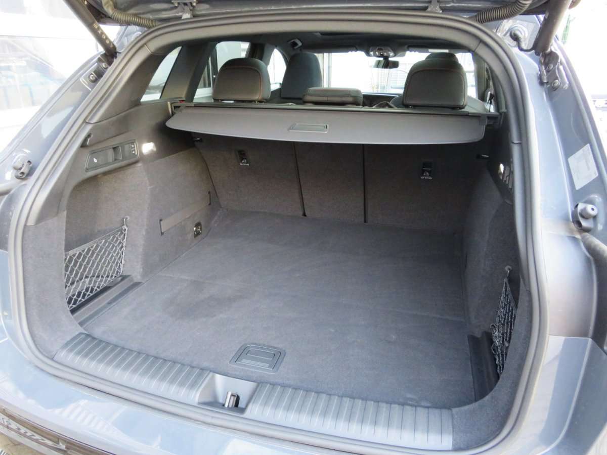 Fahrzeugbild eines Audi Q6 e-tron