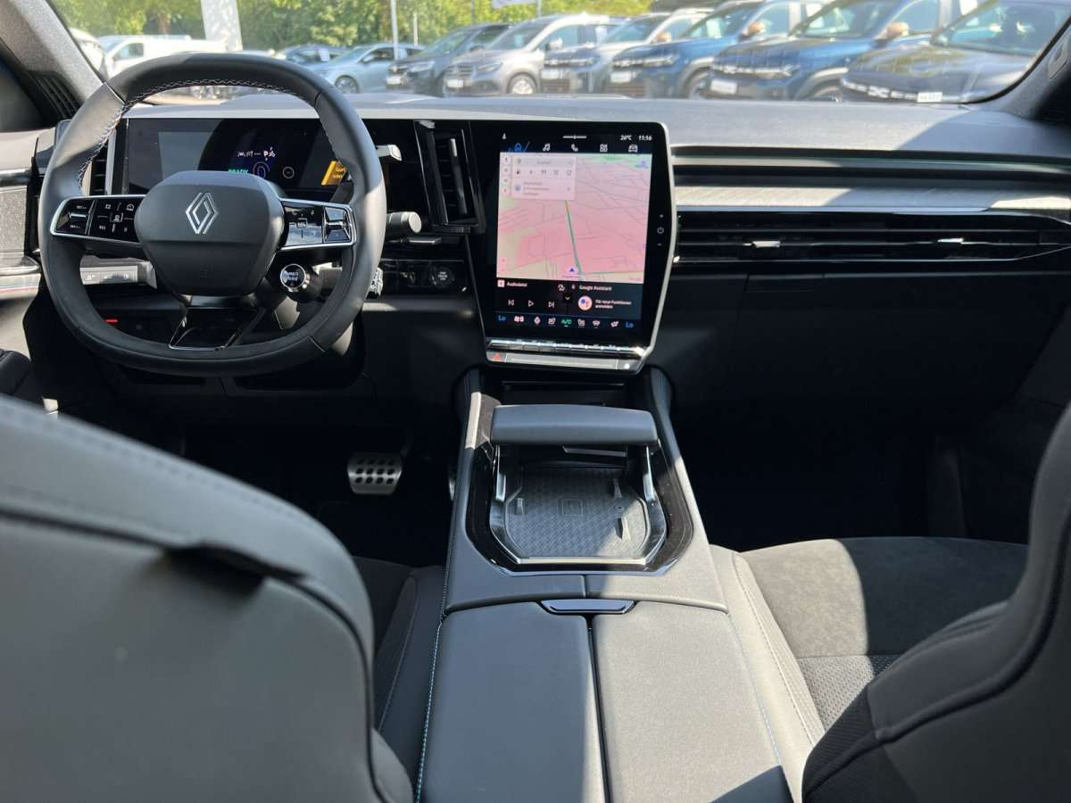 Fahrzeugbild eines Renault Rafale