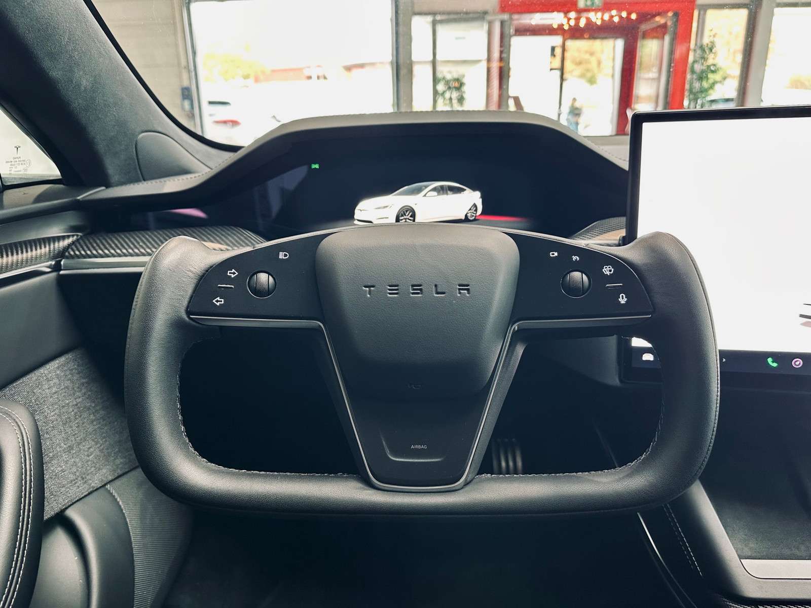 Fahrzeugbild eines TESLA Model S
