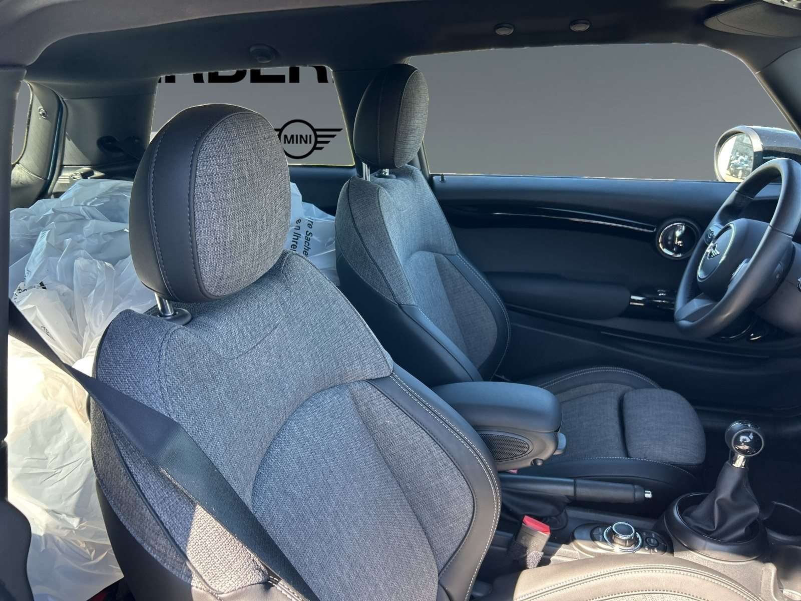 Fahrzeugbild eines MINI COOPER