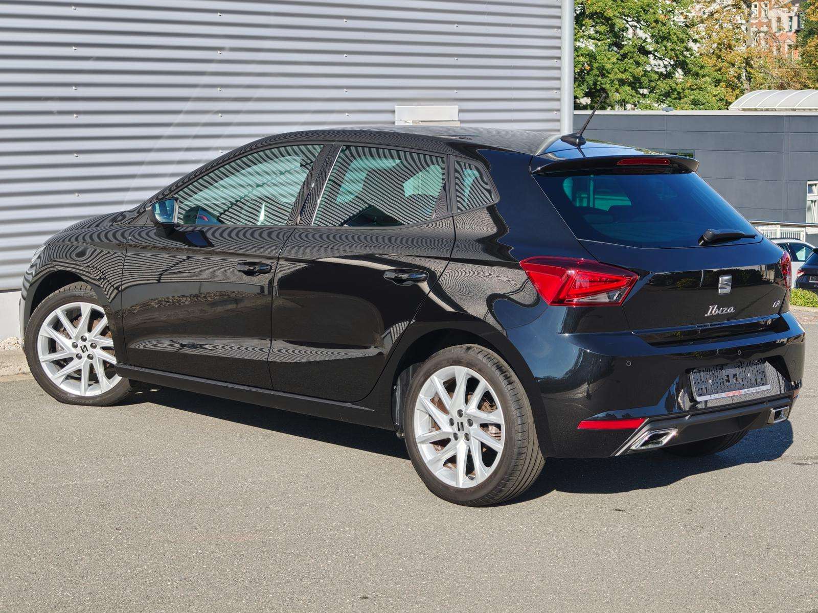 Fahrzeugbild eines SEAT Ibiza