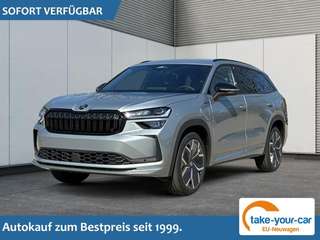Schräge Frontansicht auf einen Skoda Kodiaq , freigestellt