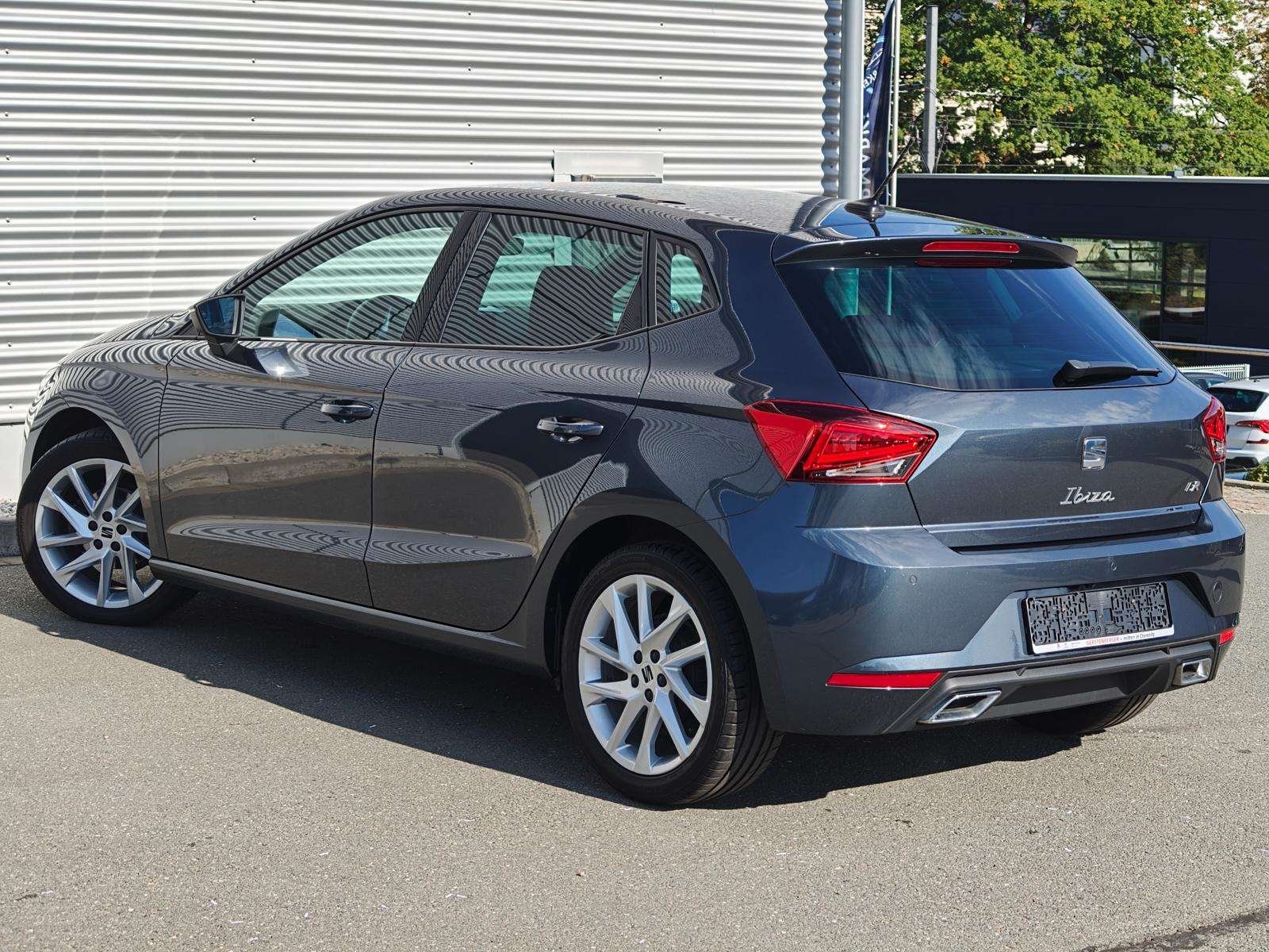 Fahrzeugbild eines SEAT Ibiza