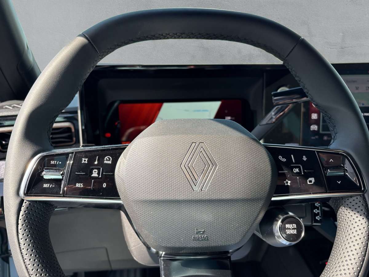 Fahrzeugbild eines Renault 4 E-TECH