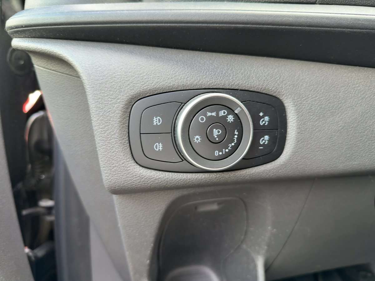 Fahrzeugbild eines Ford Transit Custom