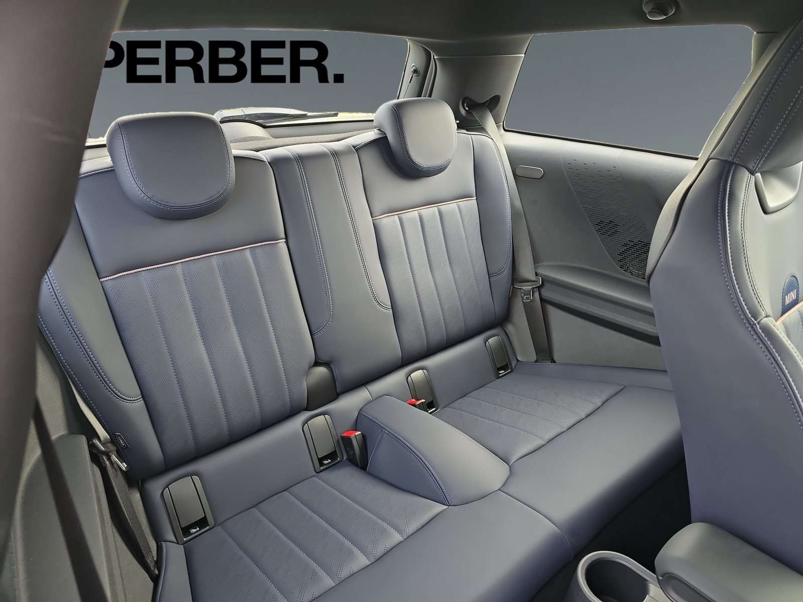 Fahrzeugbild eines MINI COOPER