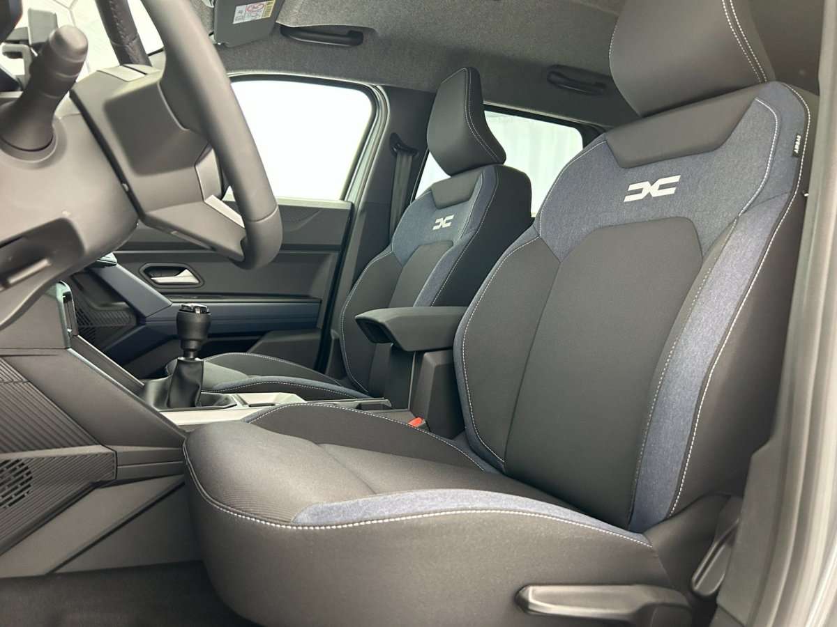 Fahrzeugbild eines Dacia Duster