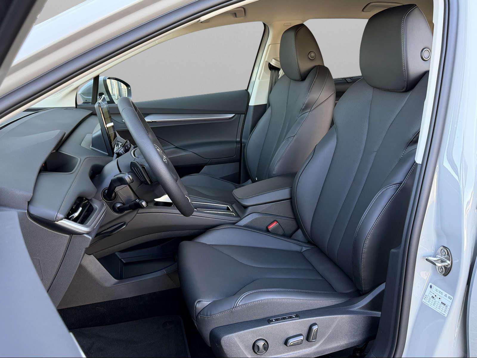 Fahrzeugbild eines Skoda ELROQ