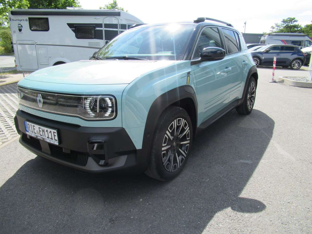 Fahrzeugbild eines Renault 4 E-TECH