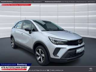Schräge Frontansicht auf einen Opel Crossland X , freigestellt