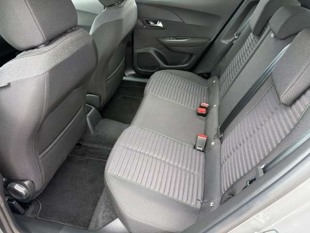 Fahrzeugbild eines Peugeot 2008