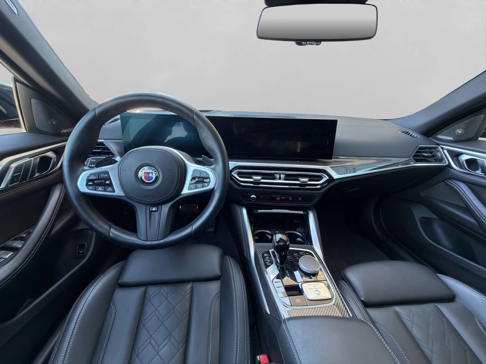 Fahrzeugbild eines Alpina B4