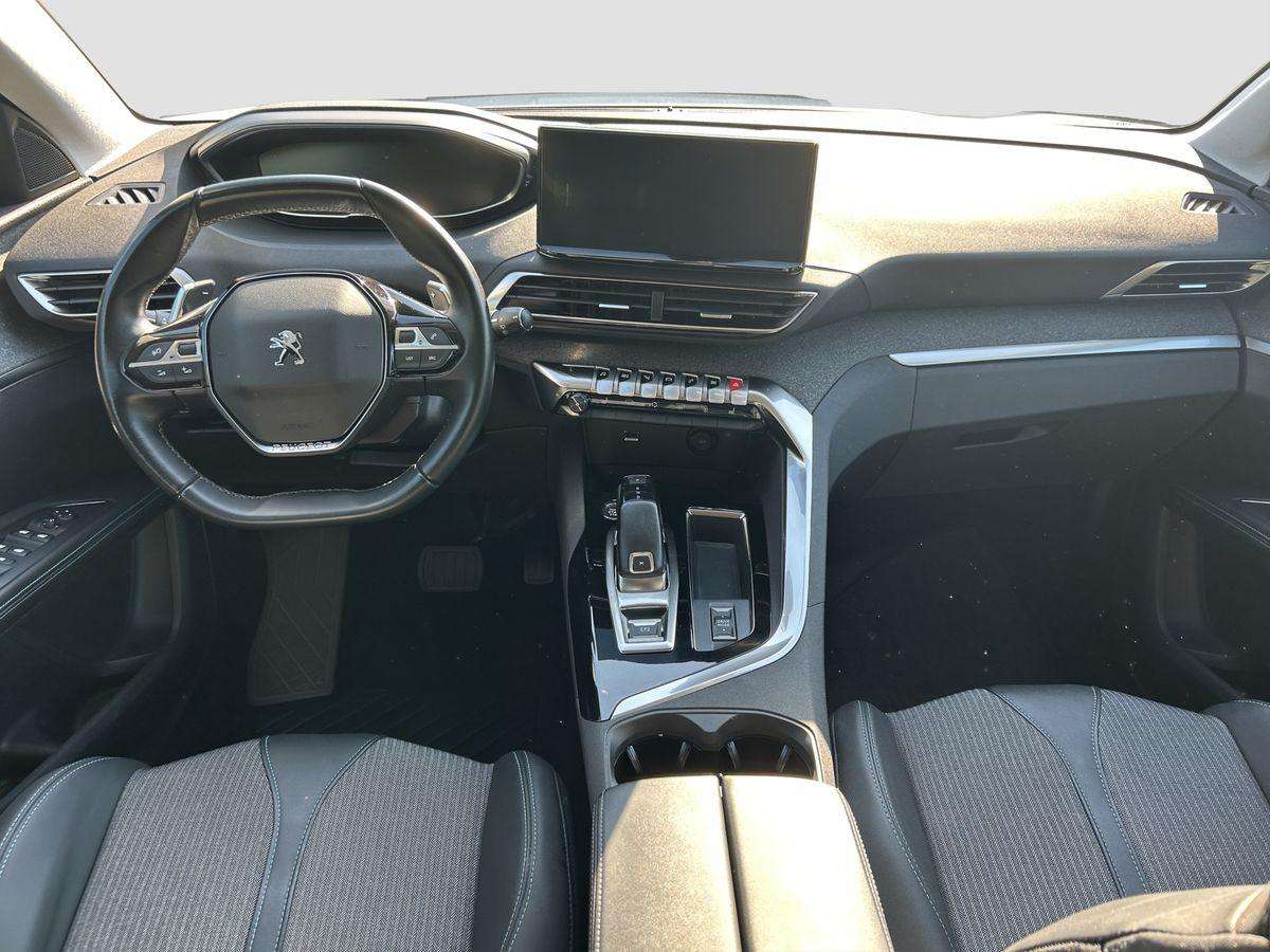 Fahrzeugbild eines Peugeot 5008