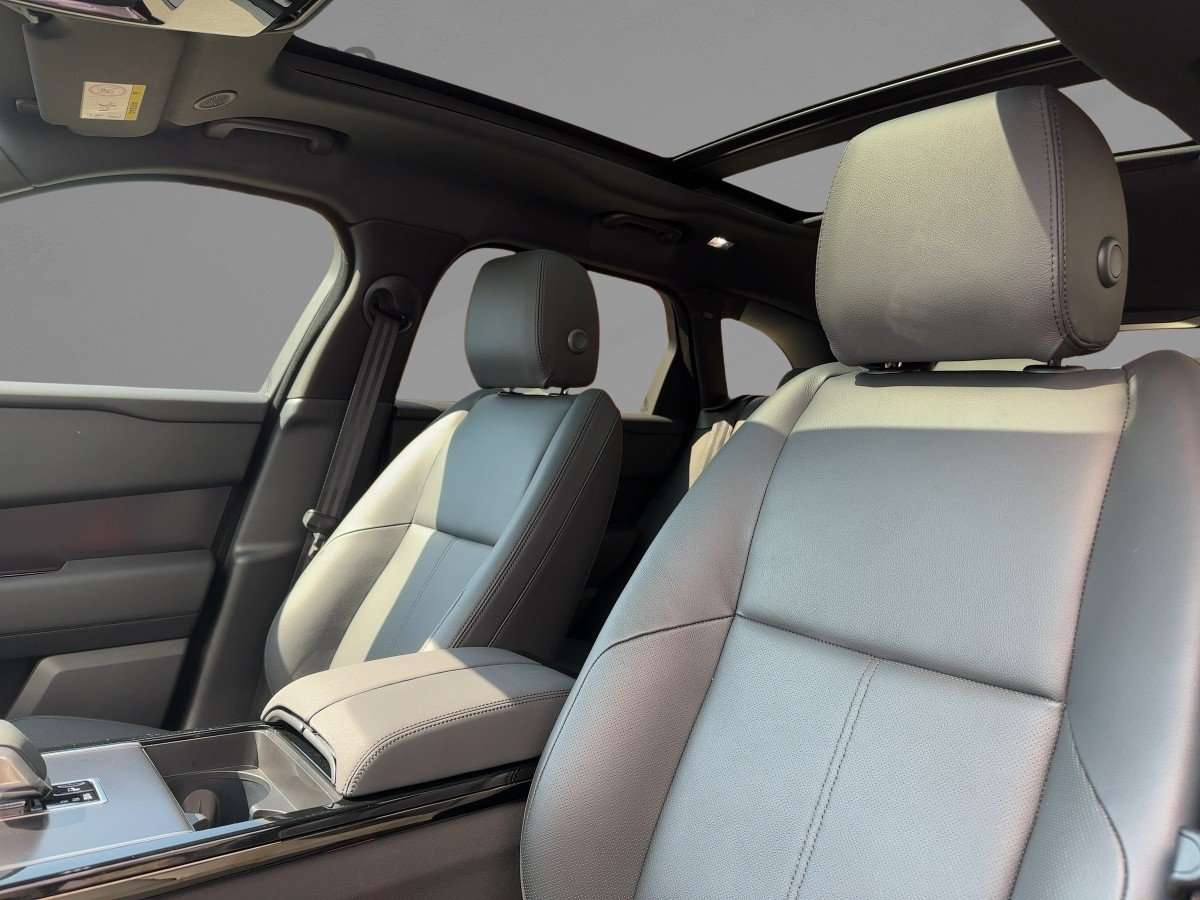 Fahrzeugbild eines Land Rover Range Rover Velar