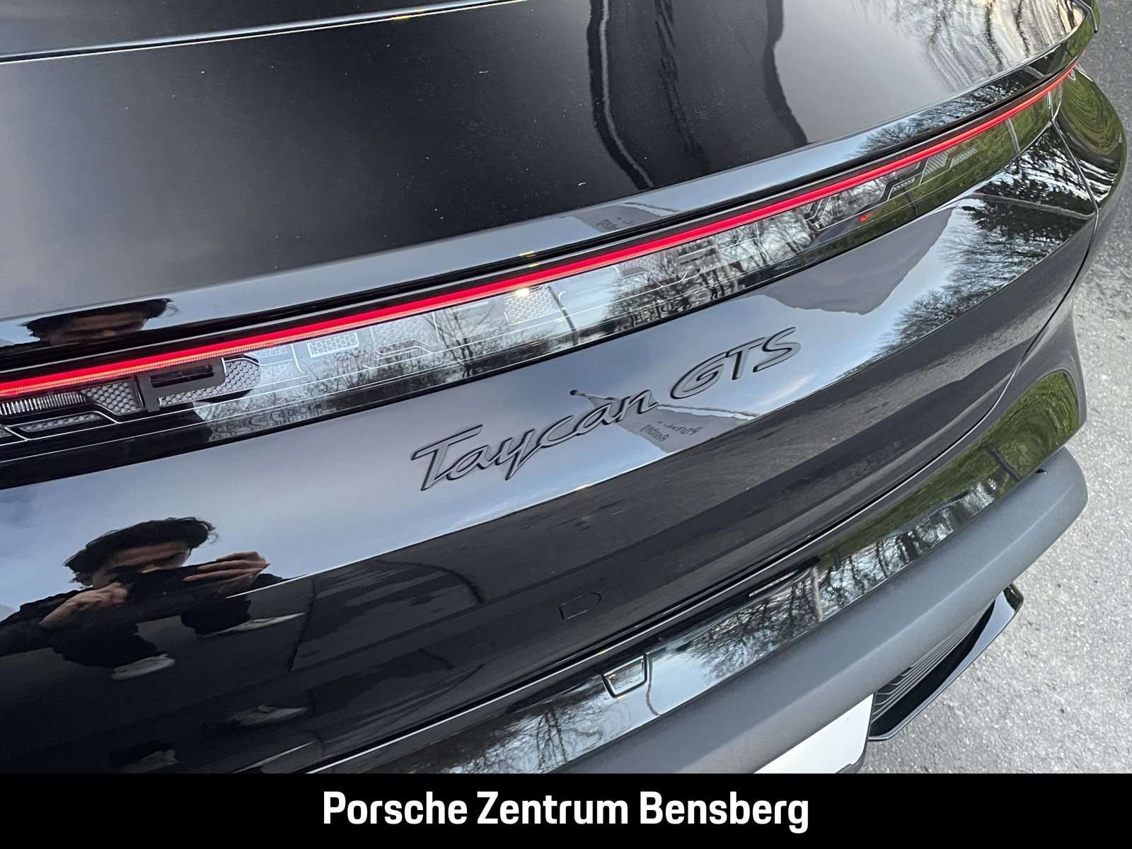 Fahrzeugbild eines Porsche Taycan