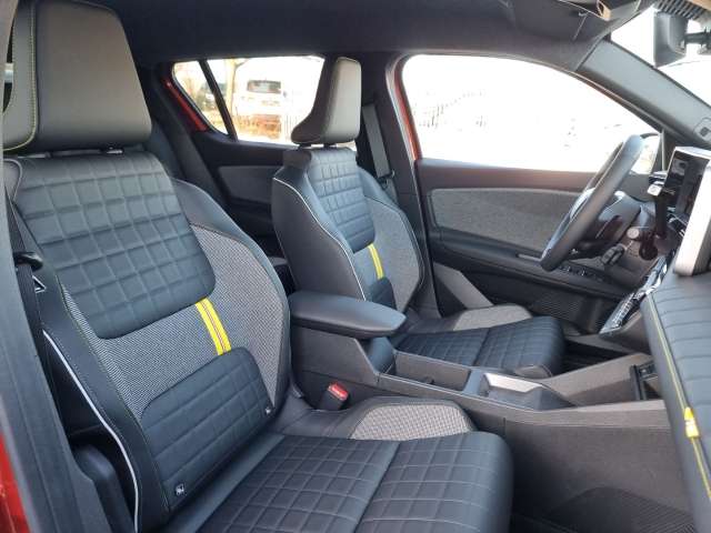 Fahrzeugbild eines Renault 4 E-TECH